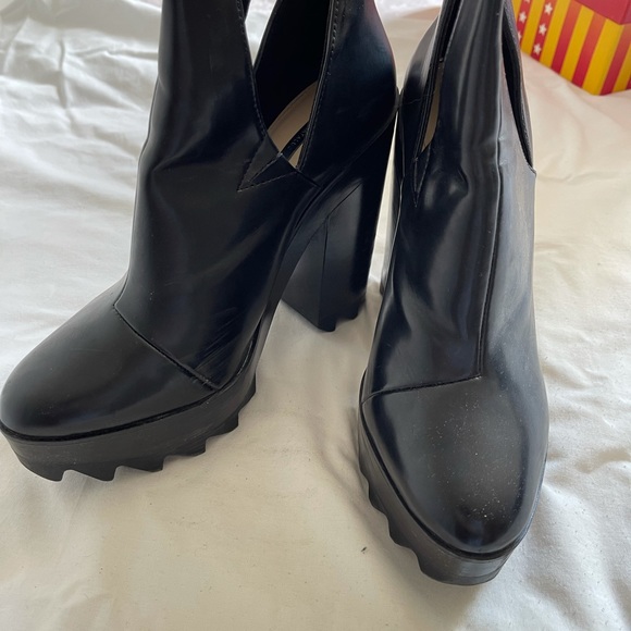 Zara track sole heeled ankle boot. Size:9 - Picture 3 of 4